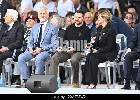 Omaha Beach, France. 06 juin 2024. Le président tchèque Petr Pavel et le président ukrainien Volodymyr Zelensky et son épouse Olena Zelenska Credit : Abaca Press/Alamy Live News Banque D'Images