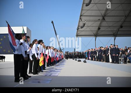 Omaha Beach, France. 06 juin 2024. Cérémonie internationale du jour J à Omaha Beach, Normandie, France, le 6 juin 2024, dans le cadre du 80e anniversaire du jour J. Photo par Eliot Blondet/ABACAPRESS. COM Credit : Abaca Press/Alamy Live News Banque D'Images