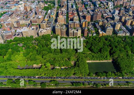 Vue surélevée Henry Hudson Pkwy de Manhattan, New York, États-Unis. Banque D'Images