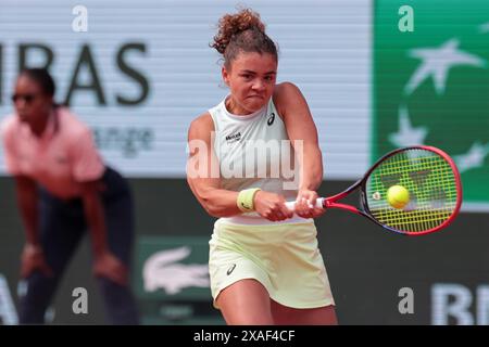 Roland Garros, Paris, France. 6 juin 2024. Tournoi de tennis de France 2024, jour 12 ; Jasmine Paolini (ITA) lors de sa demi-finale contre Mirra Andreeva (RUS) crédit : action plus Sports/Alamy Live News Banque D'Images