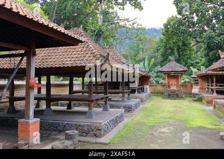 Village de Tenganan, habité par les premiers habitants de Bali près de Candidasa, Bali en Indonésie Banque D'Images