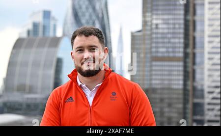 Ville de Londres, GbR. 06 juin 2024. Ville de Londres. GBR. 06 juin 2024. Annonce de l'équipe d'haltérophilie TeamGB. 250 bishopsgate. Ville de Londres. Stuart Martin (British Weightlifting, Head of performance) lors de l'annonce de l'équipe d'haltérophilie britannique pour les Jeux Olympiques Paris24 à Nat West, 250 Bishopsgate, Londres, Royaume-Uni. Crédit : Sport in Pictures/Alamy Live News Banque D'Images