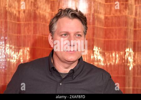 PHOTOCALL LE BIKERIDERS REGISSEUR JEFF NICHOLS ANKUNFT ZUM TAPIS ROUGE PHOTOCALL ANLÄSSLICH DES PROJECTIONS SPÉCIALES VON THE BIKERIDERS IM KINO Delphi à Berlin AM 06.06.2024 *** photocall LE directeur de BIKERIDERS JEFF NICHOLS arrive à la PHOTOCALL TAPIS ROUGE sur le occasion de la PROJECTION SPÉCIALE DES BIKERIDERS au cinéma Delphi à Berlin le 06 06 06 2024 Photopress Mueller Banque D'Images