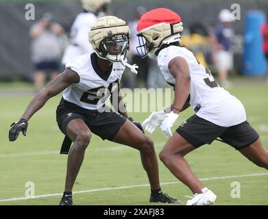 Metairie, États-Unis. 05 juin 2024. Le cornerback des Saints de la Nouvelle-Orléans, Rejzohn Wright (28 ans), participe à un exercice de sécurité Millard Bradford (38 ans) lors de la troisième journée d’activités d’entraînement hors saison au Centre de performance sportive Ochsner à Metairie, en Louisiane, le mercredi 5 juin 2024. (Photo de Peter G. Forest/SipaUSA) crédit : Sipa USA/Alamy Live News Banque D'Images