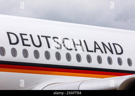 ILA 2024 DEU/Deutschland/Brandenburg/Selchow, 05.06.2024, Eroeffnung ILA 2024, internationale Luft- und Raumfahrtausstellung ILA Berlin. DEUTSCHLAND steht in grossen Lettern auf dem Rumpf eines Airbus A350 der Flugbereitschaft der Bundeswehr / der Bundesregierung. *** ILA 2024 DEU Allemagne Brandenburg Selchow, 05 06 2024, ouverture ILA 2024, exposition internationale de l'air et de l'espace ILA Berlin DEUTSCHLAND est écrit en gros caractères sur le fuselage d'un Airbus A350 de la Bundeswehr Air Wing AF ILA2024 73892.jpeg du gouvernement fédéral Banque D'Images