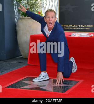 Los Angeles, États-Unis. 06 juin 2024. La personnalité de la radio britannique Richard Blade pose pour les photographes lors d'une cérémonie de dévoilement en l'honorant avec la 2 782e étoile sur le Hollywood Walk of Fame à Los Angeles le jeudi 6 juin 2024. Photo de Jim Ruymen/UPI crédit : UPI/Alamy Live News Banque D'Images