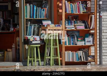 Petite librairie d'occasion à Athènes, Grèce Banque D'Images