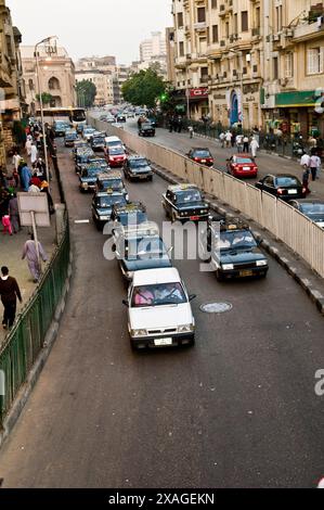 Trafic dense au Caire, Egypte. Banque D'Images