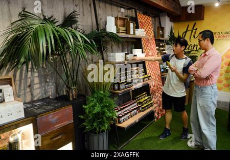 Un magasin de miel Manuka à Auckland, Nouvelle-Zélande. Banque D'Images