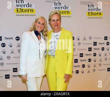 Buchpremiere Sarah Valentina Winkhaus Ich werde Eltern, Schauspielerin Anja Zeisberger mit Pharma Managerin Marion Bock IBSA Pharma Düsseldorf social Club NRW Deutschland *** lancement du livre Sarah Valentina Winkhaus Ich werde Eltern, actrice Anja Zeisberger avec Pharma Manager Marion Bock IBSA Pharma Düsseldorf social Club NRW Allemagne Banque D'Images