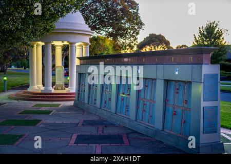 Rotonde et mur commémoratif près de l'Arc de la victoire, Ballarat Victoria Banque D'Images