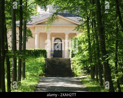Fürstengruft in Weimar Die von 1823 bis 1828 erbaute Fürstengruft auf dem Historischen Friedhof. Grablege des Hauses Sachsen-Weimar und Eisenach. Seit 1832 auch mit den Särgen von Goethe und Schiller *** crypte des Princes à Weimar la crypte des Princes du cimetière historique, construite entre 1823 et 1828, est le lieu de sépulture de la maison de Saxe Weimar et Eisenach depuis 1832, avec également les cercueils de Goethe et Schiller Copyright: xStopperx/xEibner-Pressefotox EP asr Banque D'Images