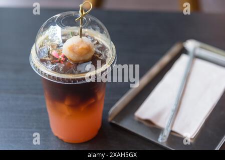 Café expresso litchi dans le verre Banque D'Images