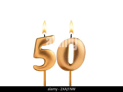 Numéro d'anniversaire 50 - bougie dorée sur fond blanc Banque D'Images