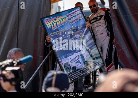 Le Mans, France. 07 juin 2024 #46 Team WRT (bel) BMW M4 (LMGT3) - Valentino Rossi (ITA) lors de la 92ème édition des 24 heures du Mans, 4ème manche du Championnat du monde d'Endurance FIA WEC 2024, inspection technique et administrative (pésage/Scrutineering), place de la République, 07 juin 2024 au Mans, France. Banque D'Images