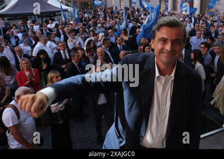 Carlo Calenda, chef du parti politique italien Azione, clôture la campagne électorale européenne de 2024 à Naples Banque D'Images