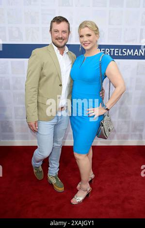 Armin Barwich und Eva Habermann BEI der Bertelsmann Party 2024 in der Bertelsmann Repräsentanz Unter den Linden. Berlin, 06.06.2024 *** Armin Barwich et Eva Habermann à la fête Bertelsmann 2024 au bureau de représentation Bertelsmann Unter den Linden Berlin, 06 06 06 2024 Foto:XF.xKernx/xFuturexImagex bertelsmann 4725 Banque D'Images