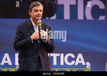 Actualités - Carlo Calenda, clôture la campagne électorale européenne de 2024 à Naples Carlo Calenda, leader du parti politique italien Azione, clôture la campagne électorale européenne de 2024 à Naples Naples Naples Naples Naples Italie Copyright : xAntonioxBalascox/xLiveMediax LPN 1386825 Banque D'Images