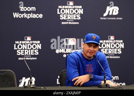 Carlos Mendoza, l'entraîneur des New York mets, lors d'une journée d'entraînement avant le match de la MLB London Series au London Stadium, à Londres. Date de la photo : vendredi 7 juin 2024. Banque D'Images