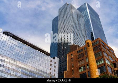 Gratte-ciel fascinants à Hudson Yards, Midtown Manhattan, New York, États-Unis. Midtown Manhattan est la partie centrale de la ville de New York a Banque D'Images