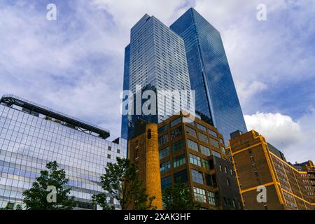 Gratte-ciel fascinants à Hudson Yards, Midtown Manhattan, New York, États-Unis. Midtown Manhattan est la partie centrale de la ville de New York a Banque D'Images