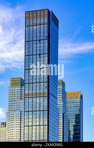 Gratte-ciel fascinants à Hudson Yards, Midtown Manhattan, New York, États-Unis. Midtown Manhattan est la partie centrale de la ville de New York a Banque D'Images