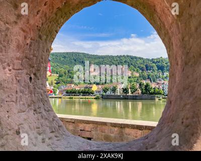 Europe, Allemagne, Bade-Württemberg, Heidelberg, vue sur le Neckar au château de Heidelberg sur le Königstuhl Banque D'Images