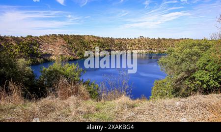 Blue Lake (Warwar), est un lac de cratère du Mont Gambier. Ce complexe maar alias Berrin est entouré par la ville de Mount Gambier, le deuxième i peuplé Banque D'Images