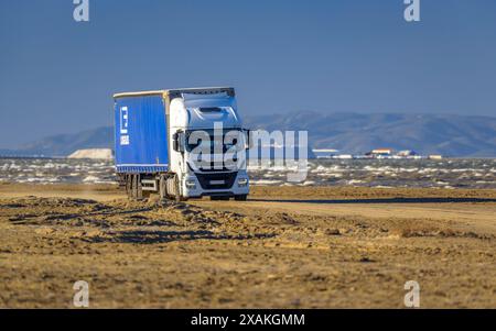 La plage de Barra del Trabucador partiellement inondée par un vent fort en hiver dans le delta de l'Èbre (Tarragone, Catalogne, Espagne) Banque D'Images