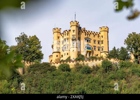 Europe, Allemagne, Allemagne du Sud, Bavière, Füssen, vue sur le château de Hohenschwangau Banque D'Images