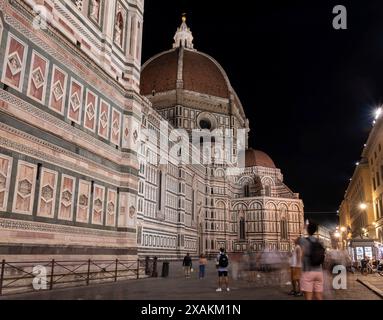 FLORENCE, ITALIE - 21 SEPTEMBRE 2023 - la célèbre cathédrale florentine illuminée la nuit, Italie Banque D'Images