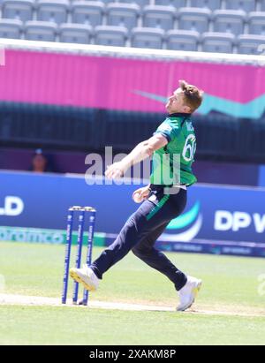 NewYork, États-Unis. 7 juin 2024. Coupe du monde de cricket masculin de l'ICC Canada contre IRLANDE le Canada a fait 137 pour 7 en 20 overs. Au Nassu County International Cricket Stadium, East Meadow, NY. L'Irlande a besoin de 138 balles sur 120 dans l'image : crédit : Seshadri SUKUMAR/Alamy Live News Banque D'Images