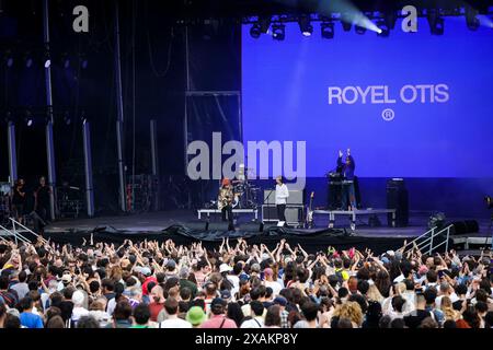 Le groupe Royel Otis se produit sur scène au Primavera Sound 2024 à Porto. Primavera Sound donne le coup d'envoi de l'année 2024 au parc municipal de Porto, au Portugal. Le festival a lieu entre le 6 et le 8 mai. PJ Harvey, Pulp, Lana Del Rey entre autres sont les têtes d'affiche de cette édition de l'année. Banque D'Images