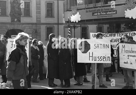 Les citoyens Fulda et les politiciens locaux manifestent pour la guerre contre l'Irak et montrent leur solidarité avec les États-Unis, les citoyens Fulda et les politiciens locaux manifestent pour la guerre contre l'Irak Banque D'Images