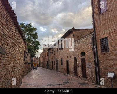 Via Giovanni Boccaccio dans la petite ville de Certaldo en Toscane, Italie Banque D'Images