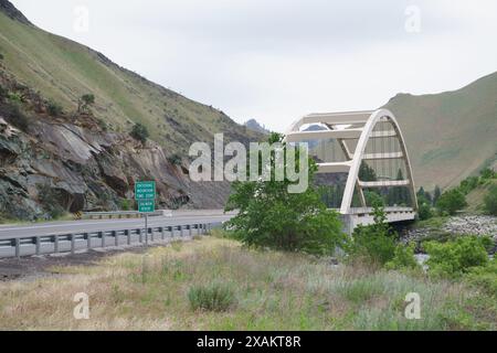 Riggins Time zone Bridge, Goff Bridge, Highway 95, Salmon River, Idaho, entrer dans le fuseau horaire des Rocheuses, quitter le fuseau horaire du Pacifique Banque D'Images