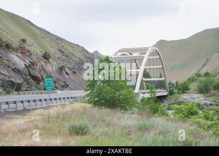 Riggins Time zone Bridge, Goff Bridge, Highway 95, Salmon River, Idaho, entrer dans le fuseau horaire des Rocheuses, quitter le fuseau horaire du Pacifique Banque D'Images