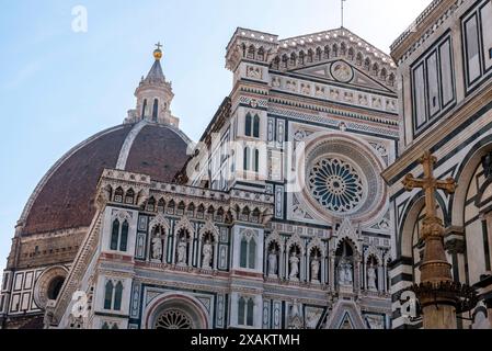 Façade néo-gothique de la cathédrale de la Renaissance Santa Maria del Fiore à Florence, Italie Banque D'Images