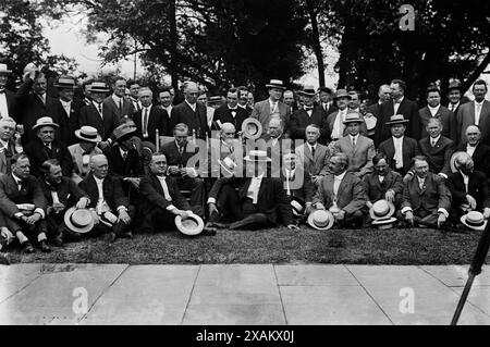 Les membres du Congrès visitent Wilson, entre c1910 et c1915. Photo prise à Sea Girt, New Jersey. Banque D'Images