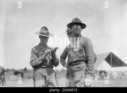 Hicksville- Col. G. A. Wingate, 1913. Montre Col. G.A. Wingate au campement de la Garde nationale de New York, Hicksville, long Island, New York, en juillet 1913. Banque D'Images