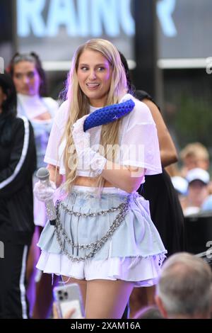 New York, États-Unis. 07 juillet 2024. Meghan Trainor se produit au Today Show de NBC au Rockefeller Center à New York, NY, le 7 juin 2024. (Photo par Efren Landaos/Sipa USA) crédit : Sipa USA/Alamy Live News Banque D'Images