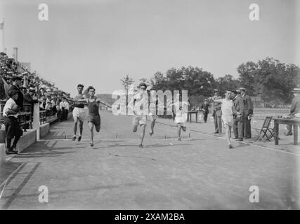 Brooklyn Children's Field Day [50 yd. final], entre c1910 et c1915. Banque D'Images