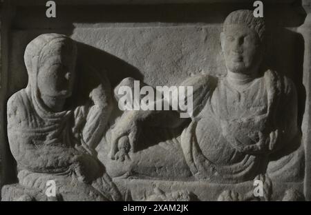 Fête funéraire. Stèle d'Apellas, fils de Xénon, et sa femme Glykytes, fille de Haireos. Détail. Début de l'Empire romain. Musée archéologique national. Sofia. Bulgarie. Banque D'Images