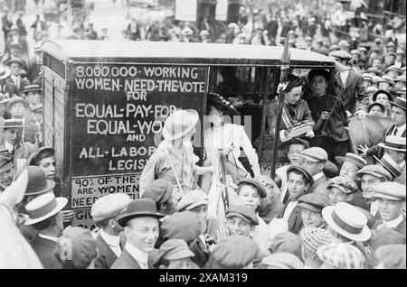 Suffragettes en route pour Boston, entre c1910 et c1915. Banque D'Images