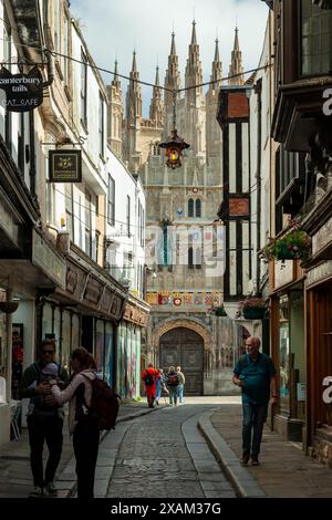 Mercery Lane dans le centre-ville de Canterbury, Kent, Angleterre. Banque D'Images