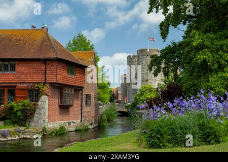 Journée de printemps aux Westgate Gardens à Canterbury, Angleterre. Banque D'Images