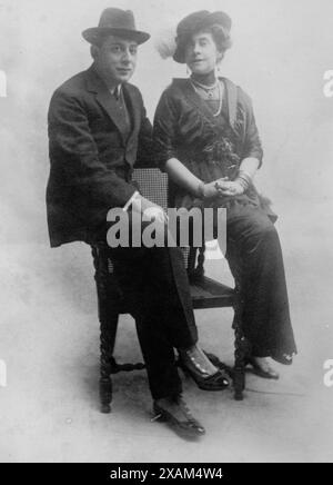 Prince Alex. Miskinoff [i.e., Mishkinoff] &amp ; MRS Aimee Gouraud, entre c1910 et c1915. Montre l'héritière américaine Aimee Crocker (1863-1941) avec son quatrième mari, Alexander Mishkinoff. Banque D'Images