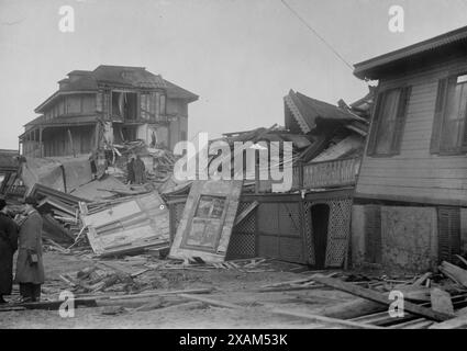 Seabright - dégâts causés par la tempête - Octagon Hotel, 1914. Montre les dégâts causés par la tempête à Sea Bright, New Jersey. Banque D'Images