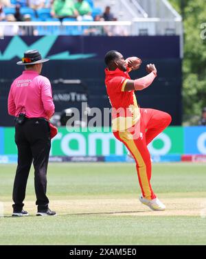 NewYork, États-Unis. 7 juin 2024. Coupe du monde de cricket masculin de l'ICC Canada v IRLANDE Canada gagné par 12 courses le Canada a fait 137 pour 7 en 20 overs. Et l'Irlande 125 -7 au Nassu County International Cricket Stadium, East Meadow, NY. Dans l'image : crédit : Seshadri SUKUMAR/Alamy Live News Banque D'Images