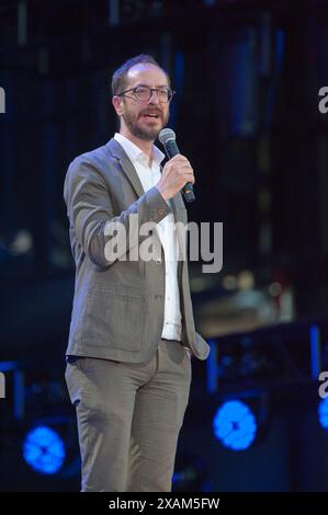 6 juin 2024 - Nashville, Tennessee ; États-Unis - le maire de Nashville, Freddie O'Connell, au Nissan Stadium dans le cadre du Festival de musique CMA 2024 qui a eu lieu au centre-ville de Nashville. Copyright 2024 Jason Moore. (Crédit image : © Jason Moore/ZUMA Press Wire) USAGE ÉDITORIAL SEULEMENT! Non destiné à UN USAGE commercial ! Banque D'Images